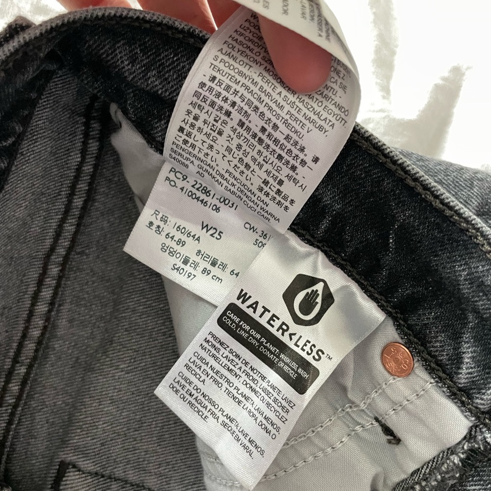 Levi’s Wedgie Black Women's Jeans - Picture 7 of 8